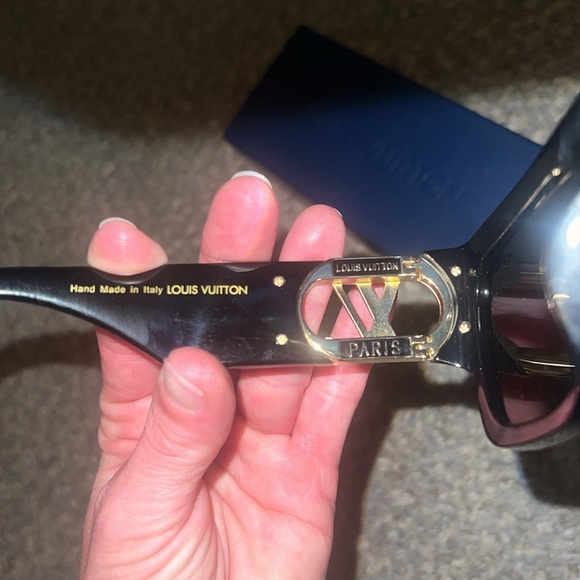 Louis Vuitton link square sunglasses. - Picture 7 of 10